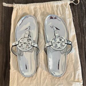 Tory Burch Argento Miller Cloud Sandals *NEVER WORN* SIZE 8